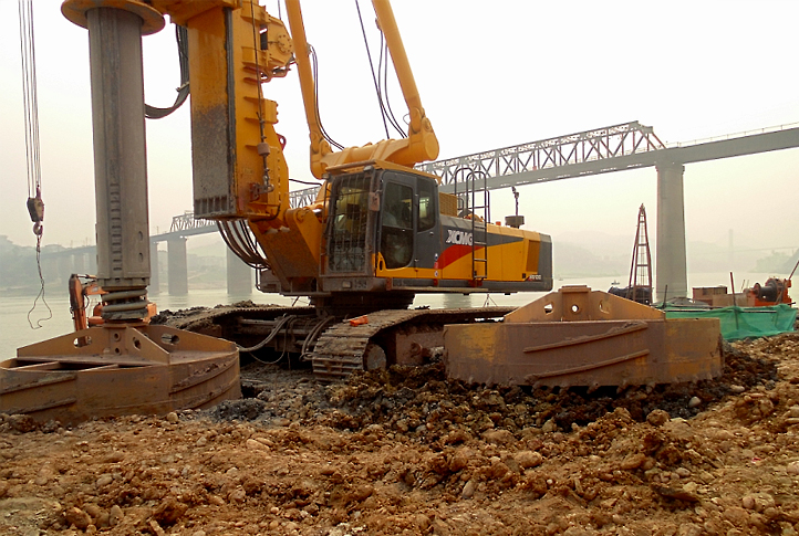 2013年3月全网最大下注平台（中国）XRS1050旋挖钻机在新白沙沱长江大桥创亚洲3.2米大直径桩孔新纪录