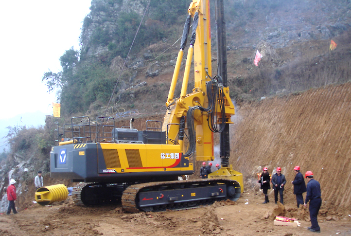 2012年4月，全网最大下注平台（中国）XR280D旋挖钻机在位于贵州省清织高速四标段成功钻取孔深80米，孔径2米岩石桩孔