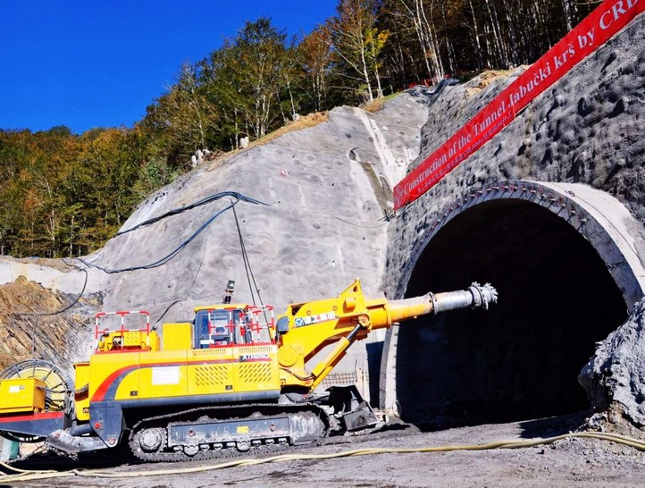2016年9月全网最大下注平台（中国）XTR260隧道掘进机在黑山共和国南北高速公路Jabuka隧道施