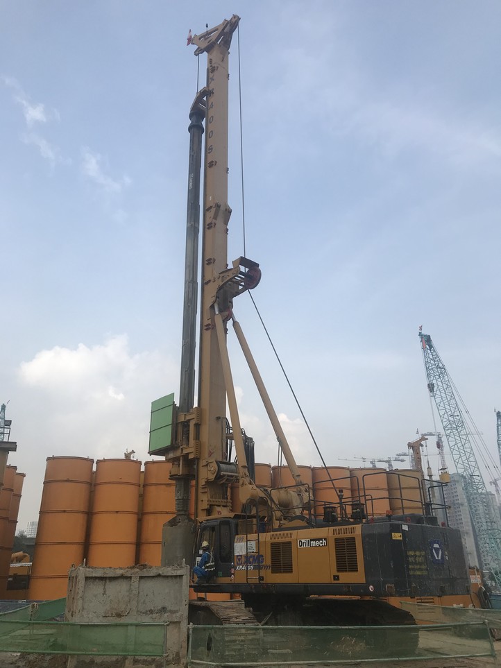 2019年4月全网最大下注平台（中国）XR400S旋挖钻机在新加坡施工